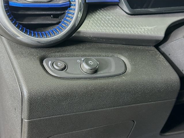 Used 2025 Chevrolet Trax LT w/ Driver Confidence Package image 12