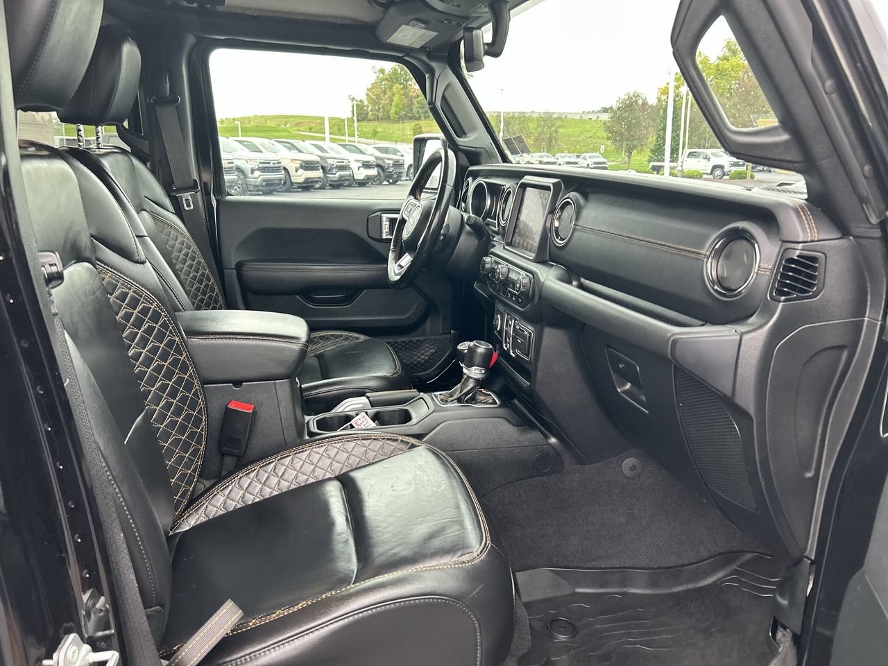 Used 2021 Jeep Gladiator Overland AWD/4WD image 14