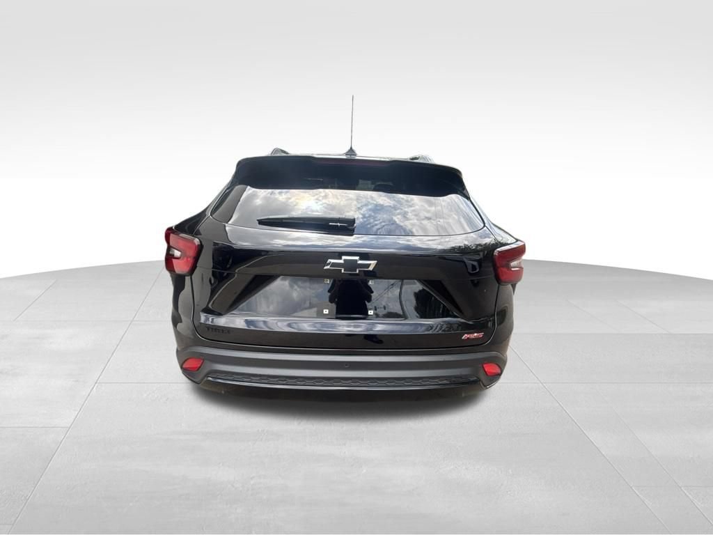 Used 2025 Chevrolet Trax RS w/ Sunroof Package FWD image 5