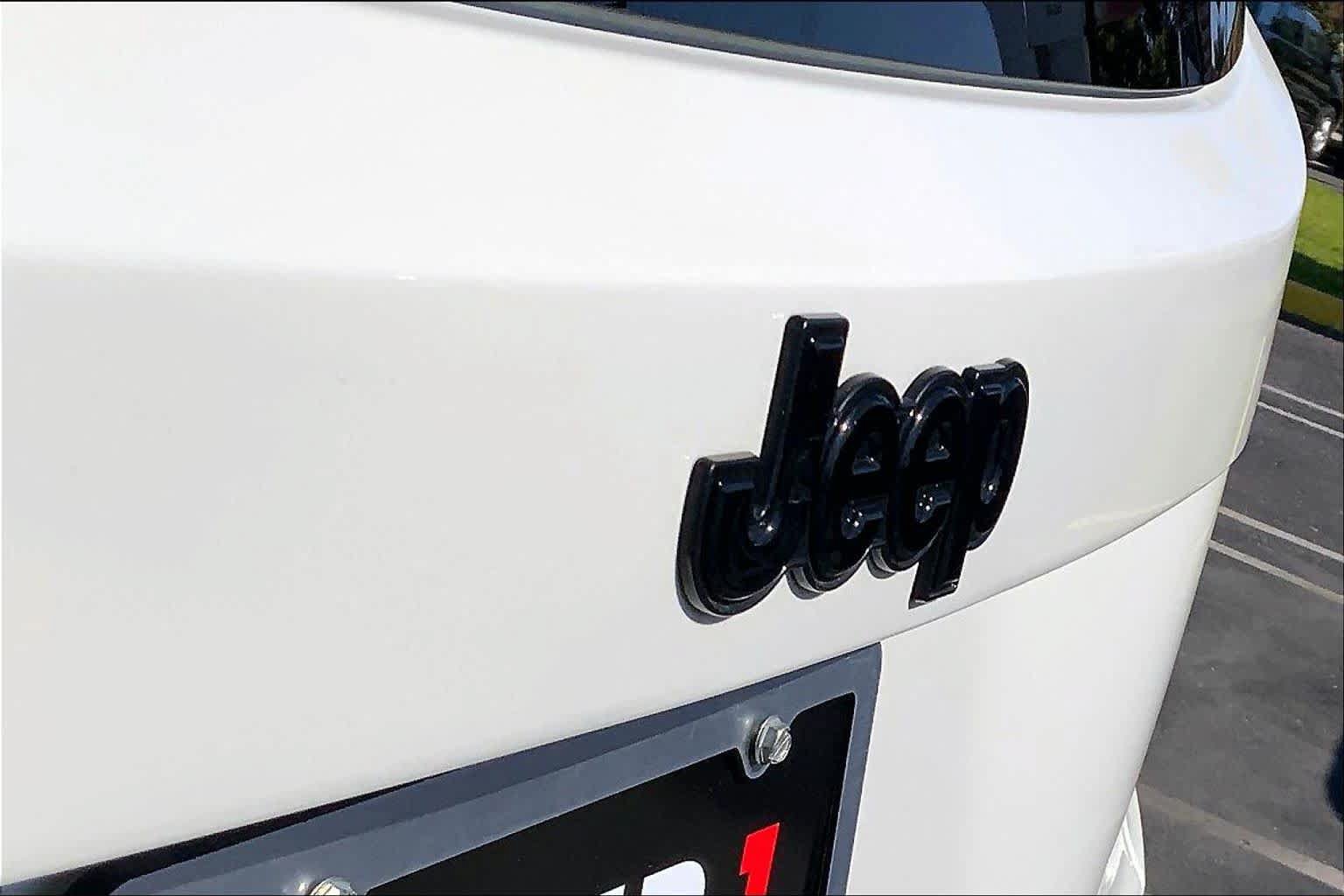 Used 2023 Jeep Renegade Trailhawk w/ Trailhawk Elite Group AWD/4WD image 30