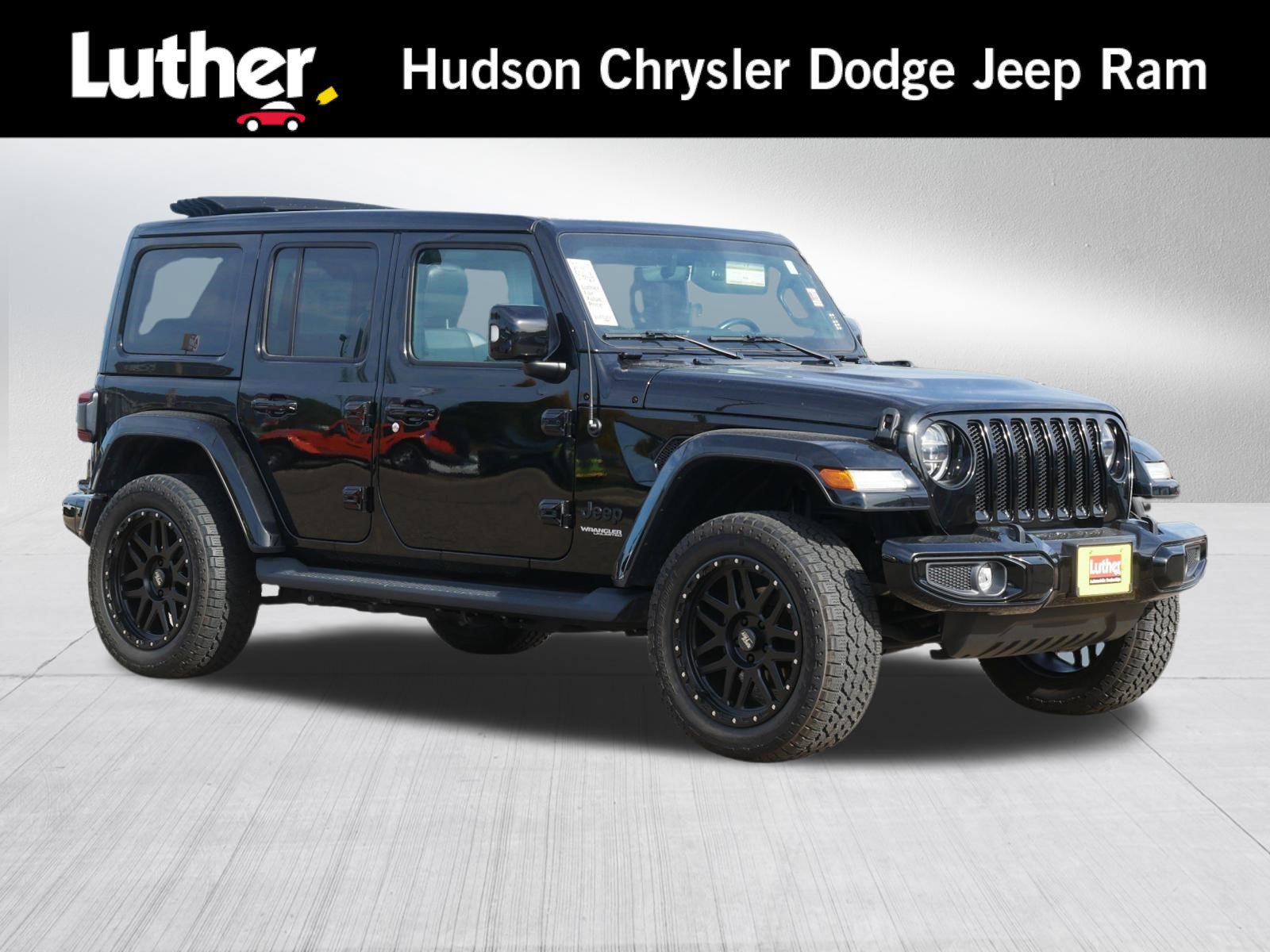 Used 2022 Jeep Wrangler Unlimited Sahara AWD/4WD image 1