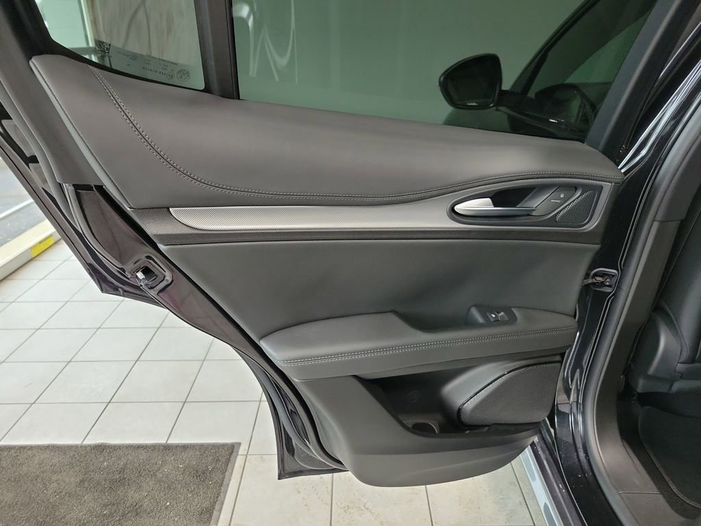 Used 2024 Alfa Romeo Stelvio Ti image 37