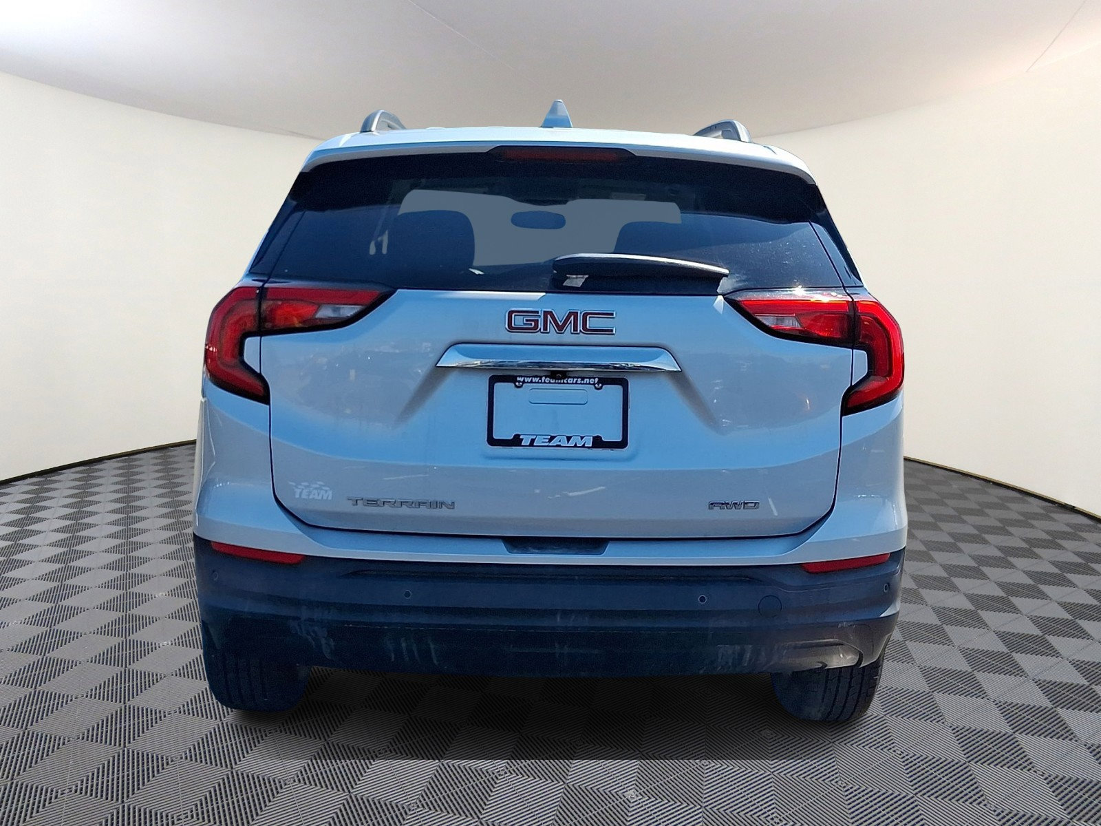 Used 2020 GMC Terrain SLE w/ Driver Convenience Package image 5