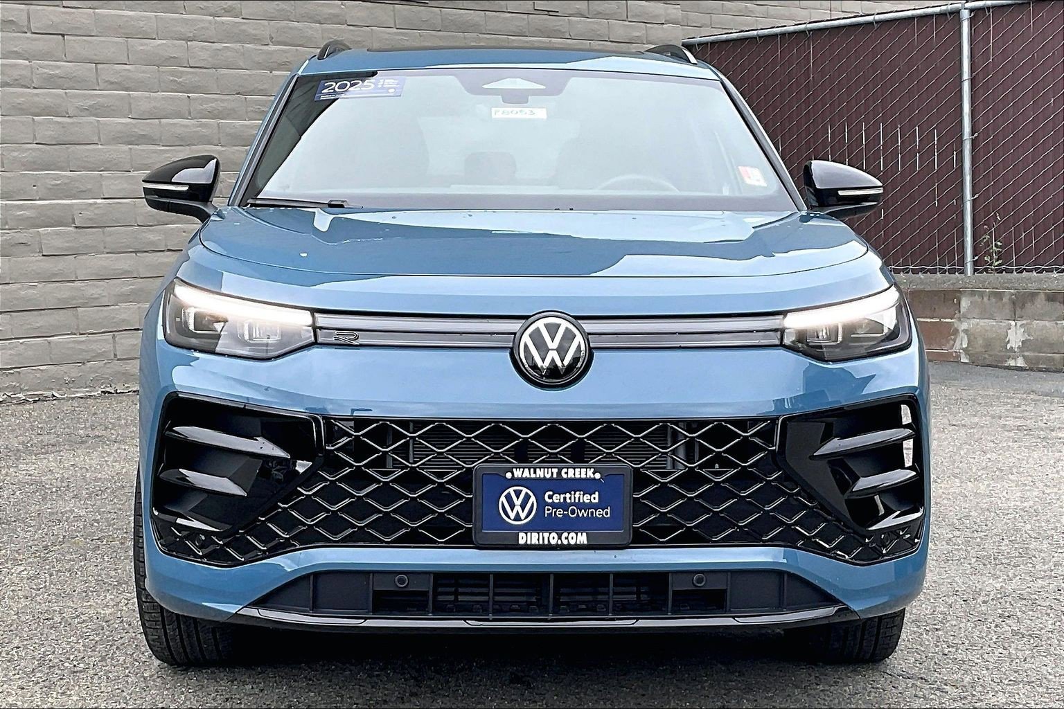 Certified 2025 Volkswagen Tiguan SE R-Line AWD/4WD image 2