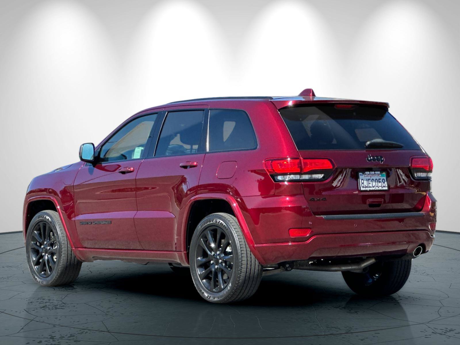 Used 2019 Jeep Grand Cherokee Altitude AWD/4WD image 6