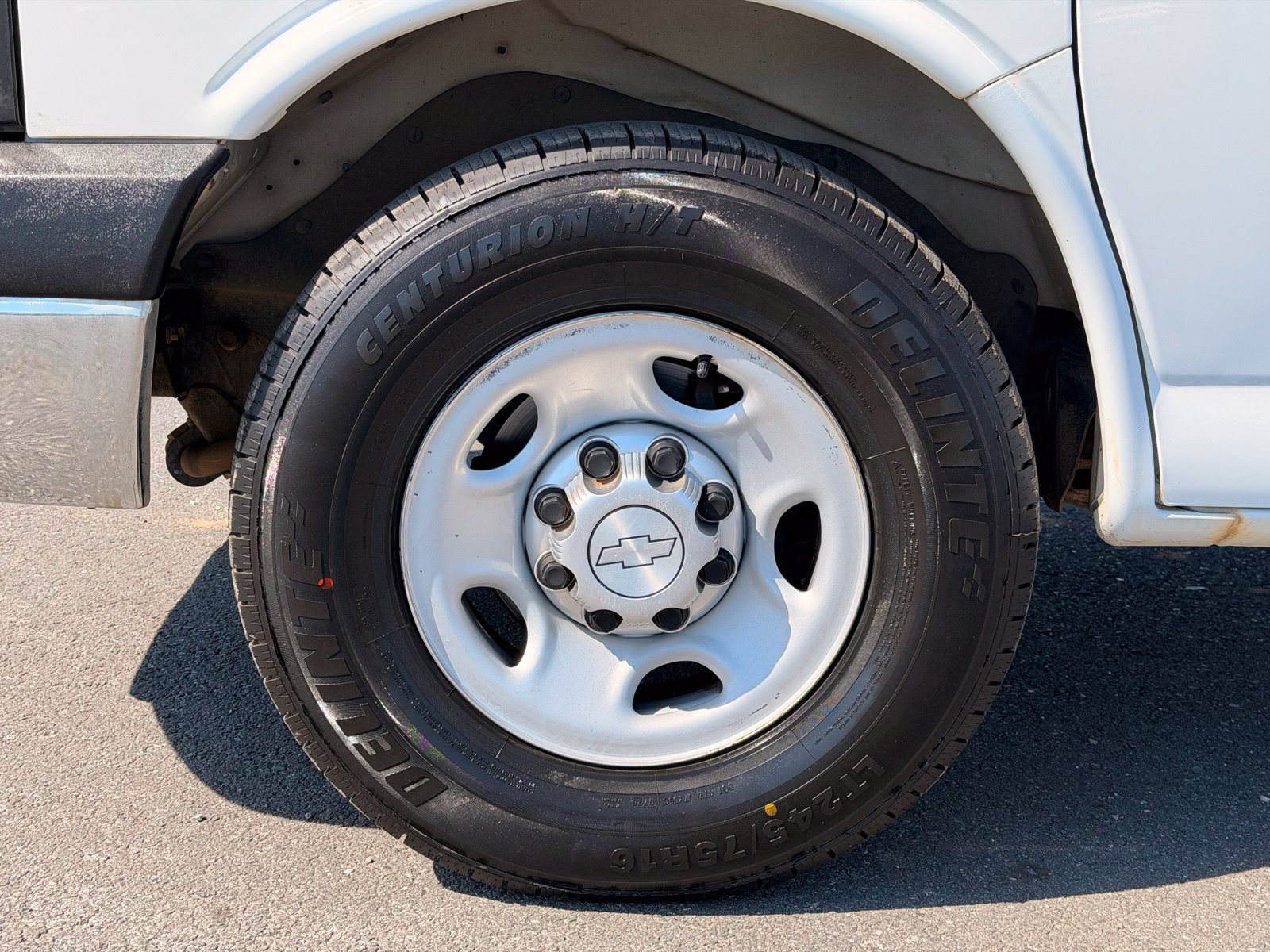 Used 2014 Chevrolet Express 2500 RWD image 12