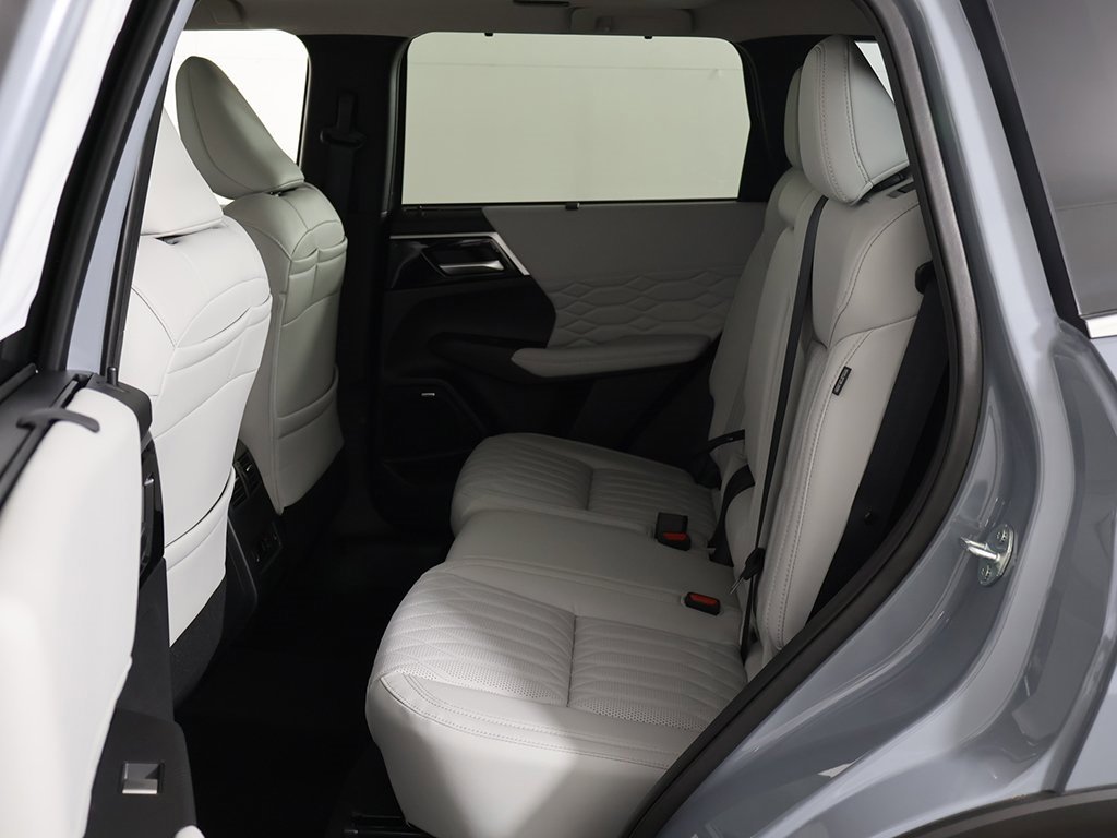 New 2025 Mitsubishi Outlander SEL image 35