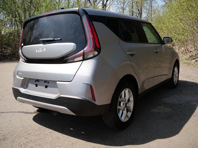 Used 2025 Kia Soul LX FWD image 7