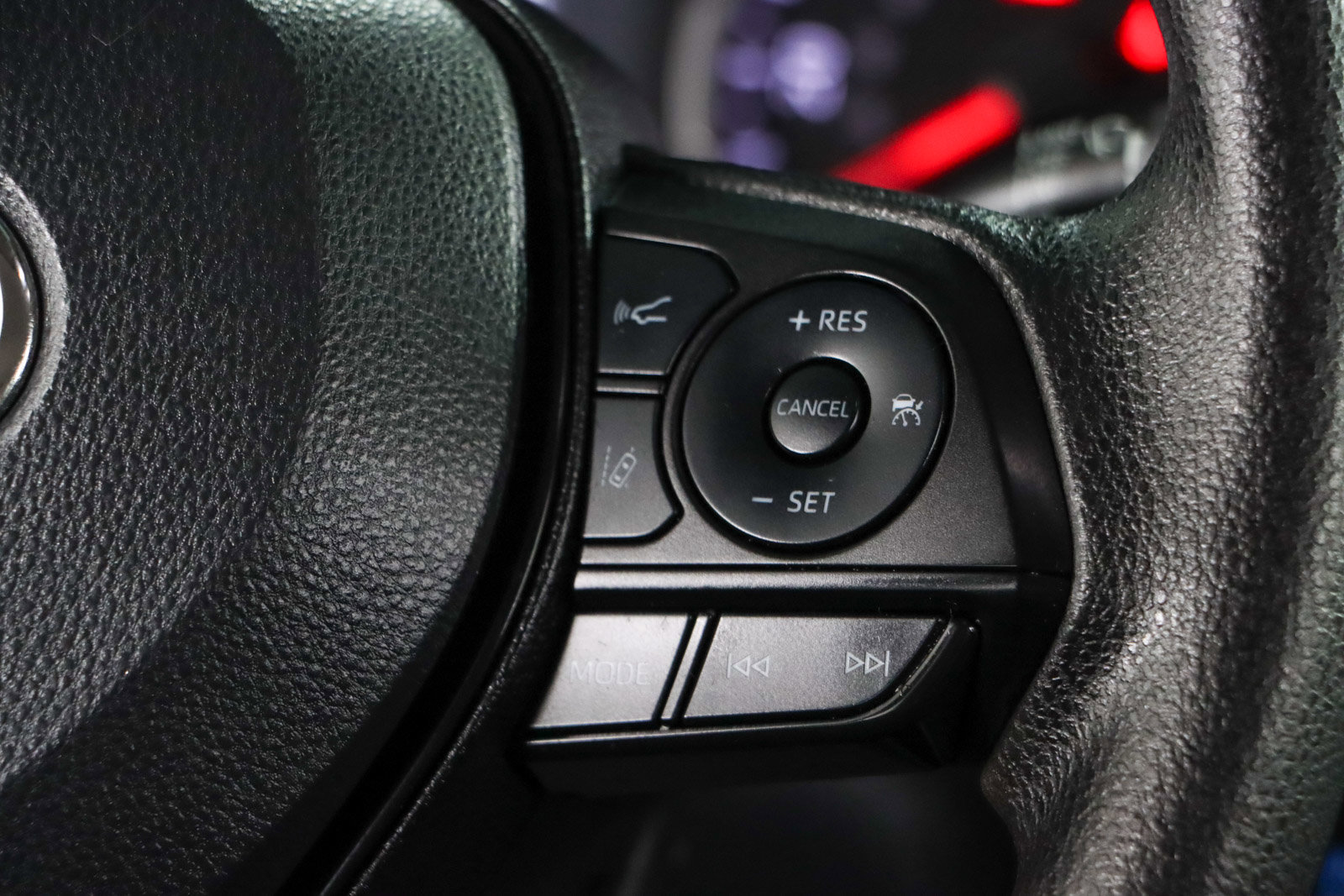 Used 2022 Toyota RAV4 XLE image 14