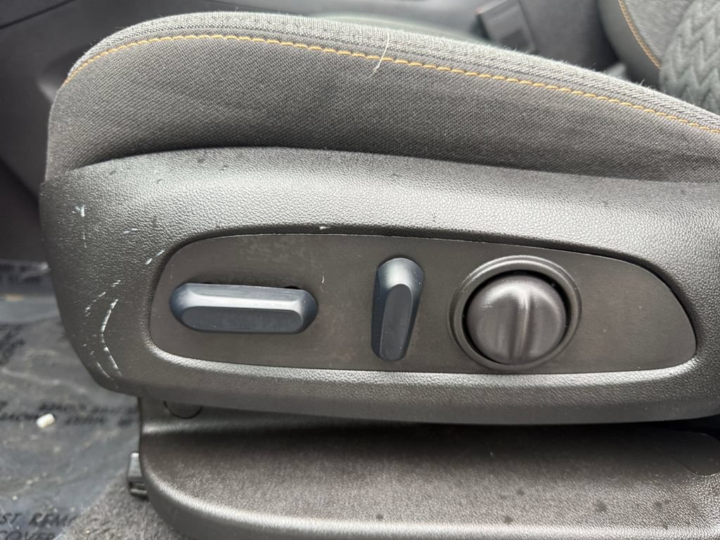 Used 2024 Chevrolet Equinox LT FWD image 10