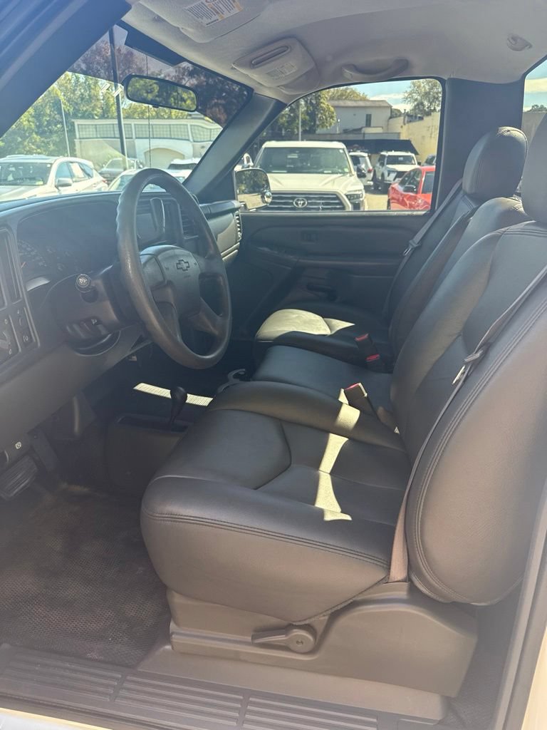 Used 2004 Chevrolet Silverado 2500 4x4 Regular Cab w/ Snow Plow Prep Package image 10