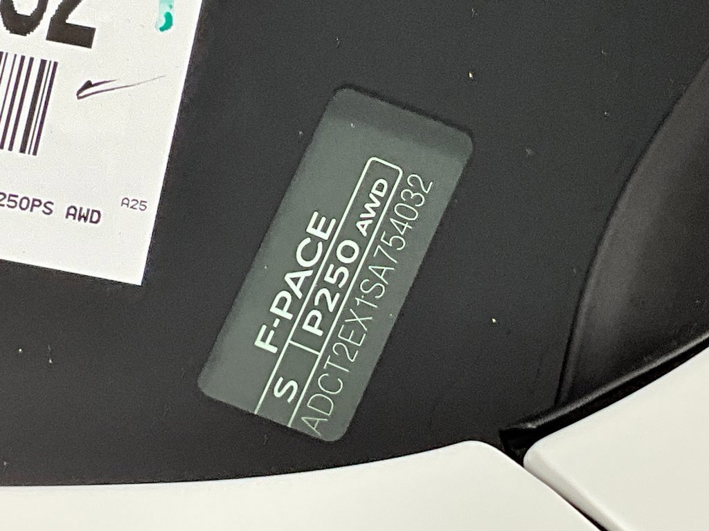 Used 2025 Jaguar F-PACE R-Dynamic S image 31