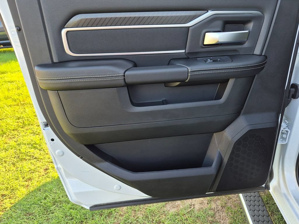 New 2026 RAM 3500 Big Horn AWD/4WD image 23