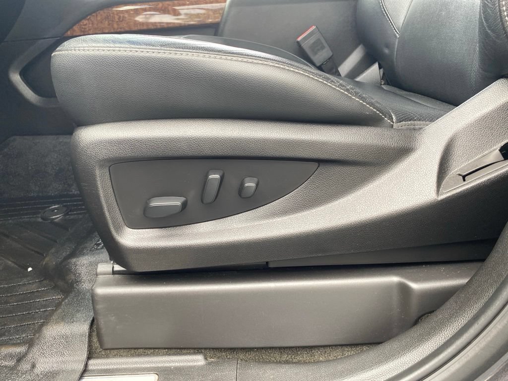 Used 2018 Chevrolet Tahoe Premier AWD/4WD image 17
