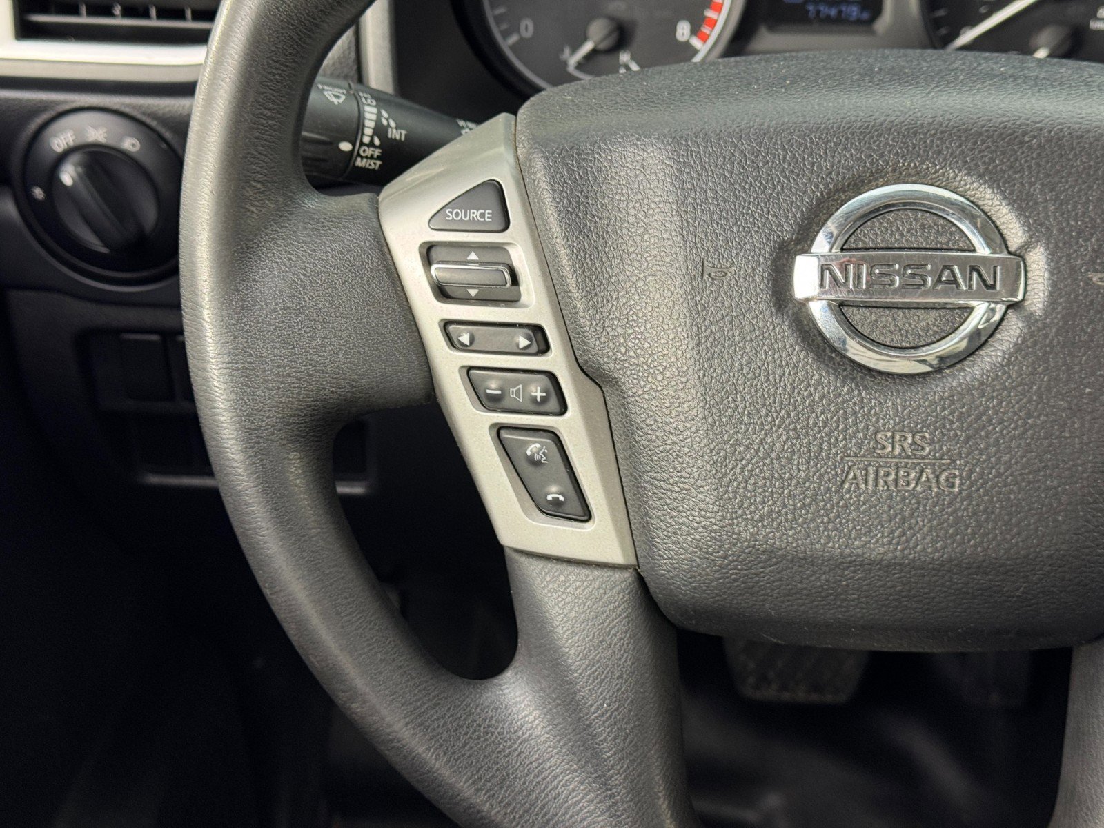 Used 2017 Nissan Titan S image 18