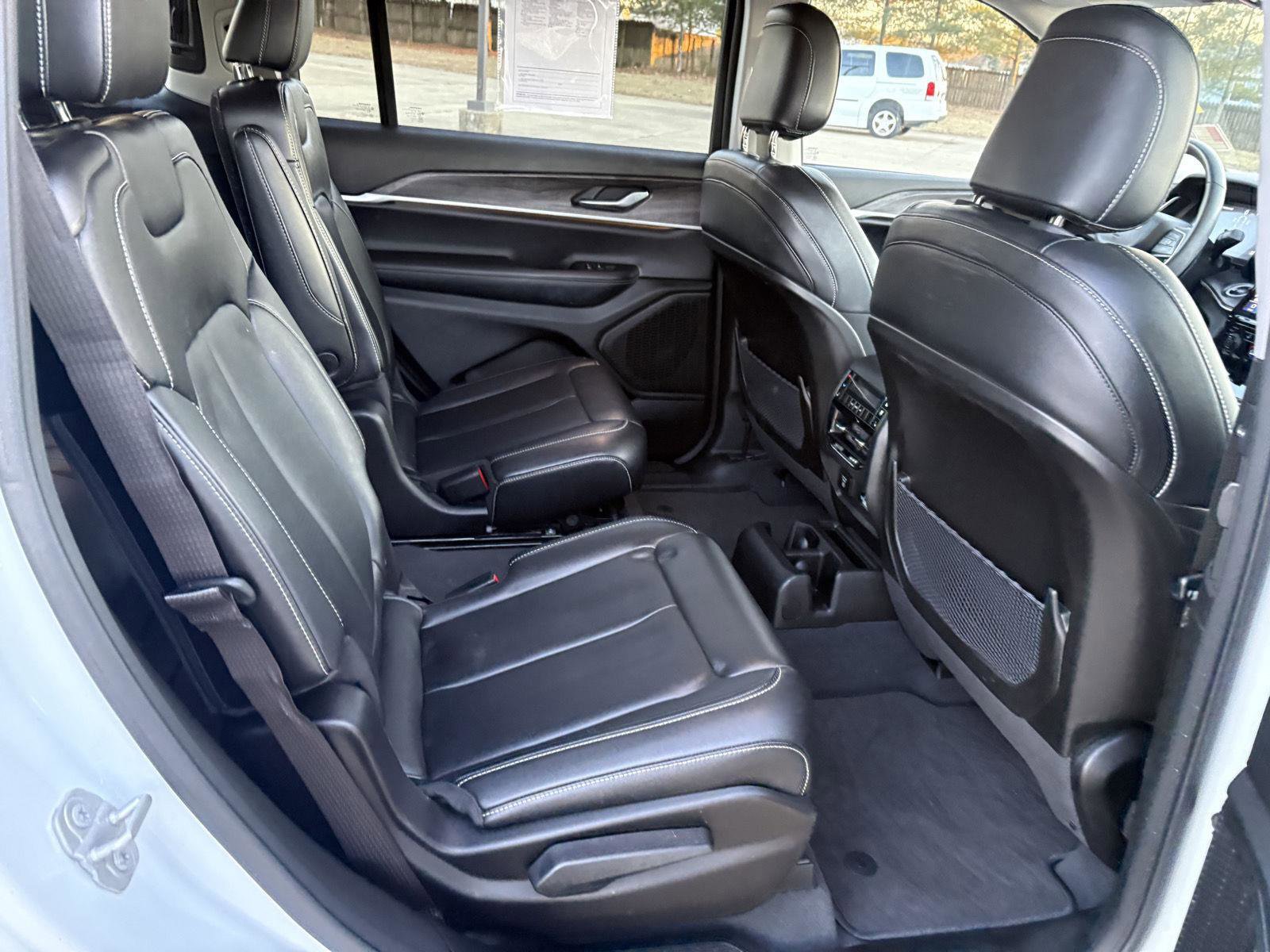 Used 2023 Jeep Grand Cherokee L Limited image 19