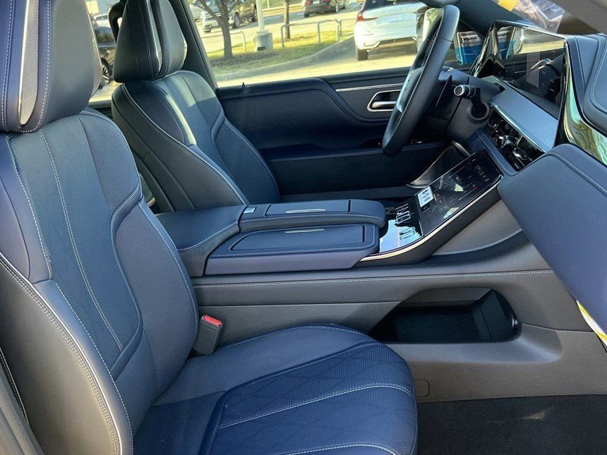 New 2026 INFINITI QX80 4WD w/ Sport Exterior Package image 22