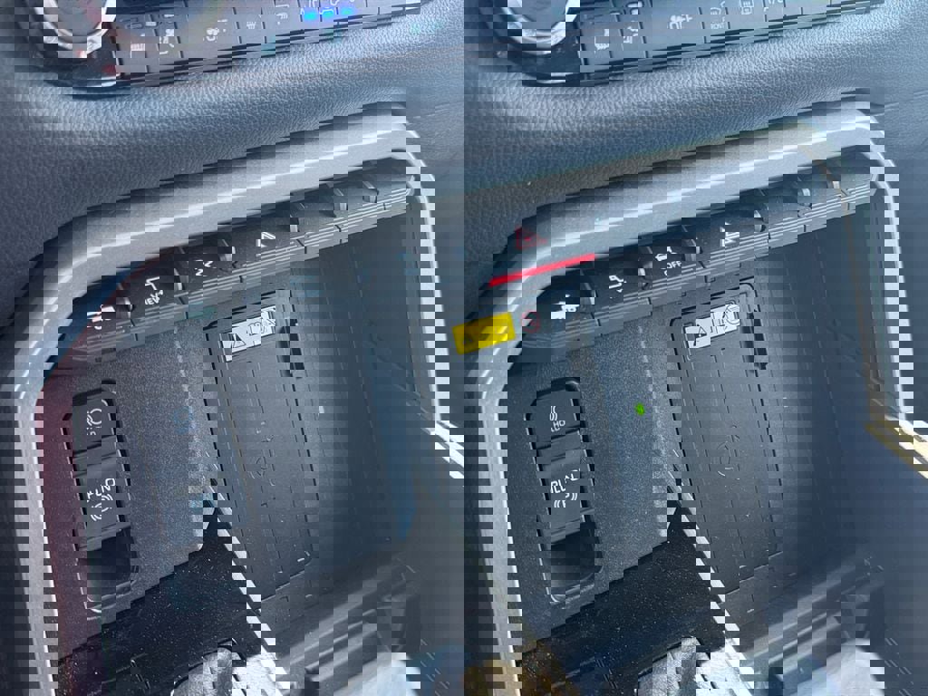 Used 2024 Toyota Tundra Limited image 27