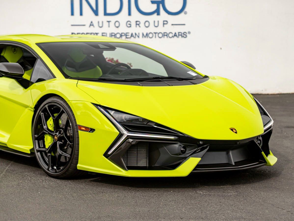 Used 2025 Lamborghini Revuelto image 5
