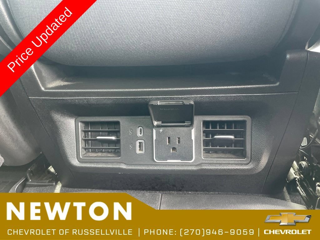 Used 2024 Chevrolet Silverado 1500 LT AWD/4WD image 32
