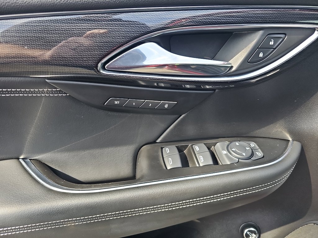 Used 2023 Buick Envision Essence image 9