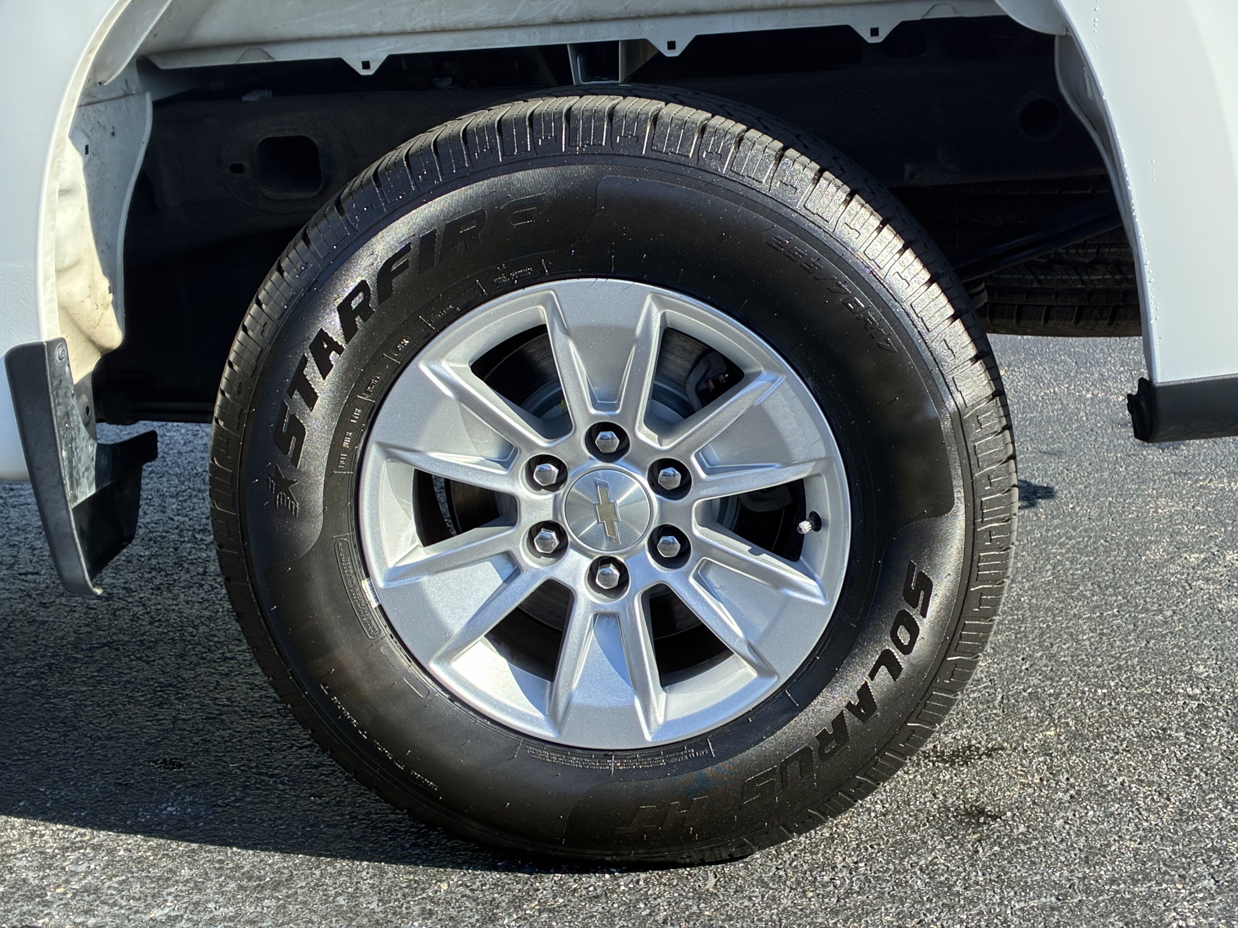 Used 2022 Chevrolet Silverado 1500 LT AWD/4WD image 10