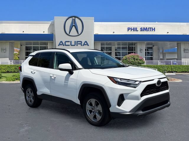 Used 2024 Toyota RAV4 XLE FWD image 3