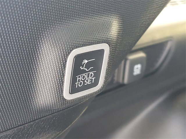 New 2025 Jeep Grand Cherokee Laredo X w/ Luxury Tech Group I image 9