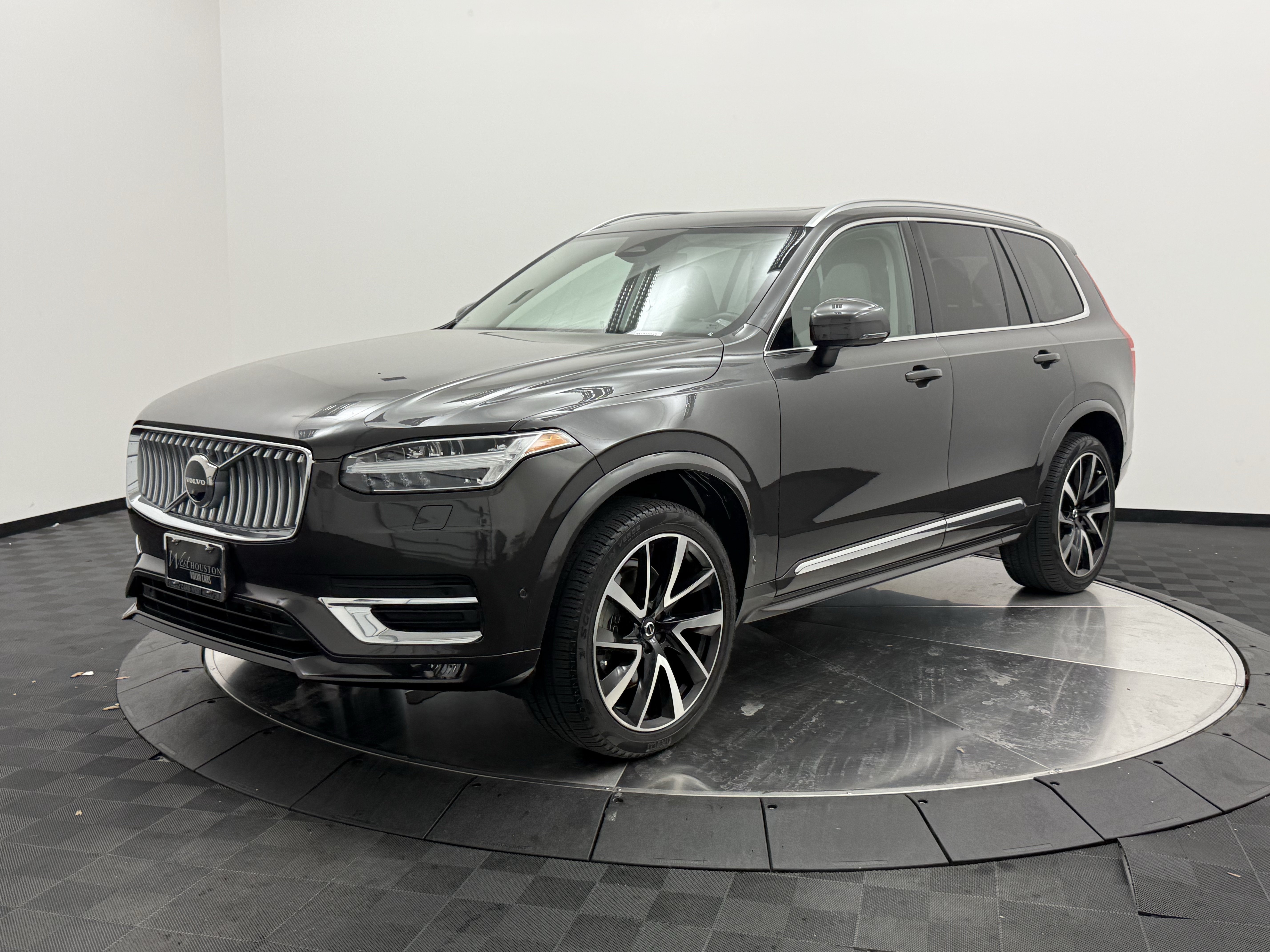 Certified 2023 Volvo XC90 B6 Plus w/ Protection Package Premier AWD/4WD image 3