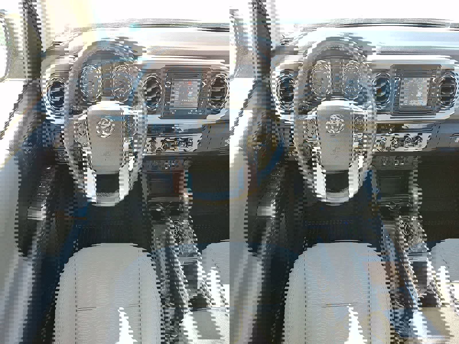 Used 2018 Toyota Tacoma SR5 image 13