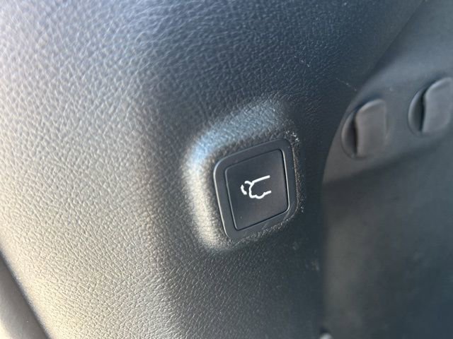 Used 2023 Jeep Cherokee Altitude Lux image 26