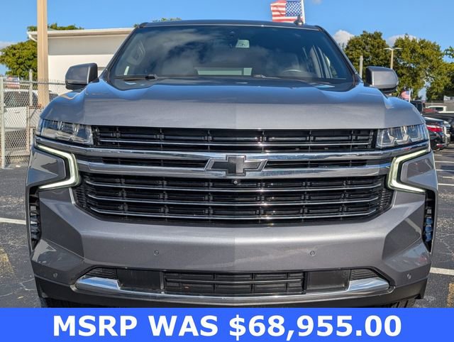 Used 2022 Chevrolet Suburban LT w/ Luxury Package image 2