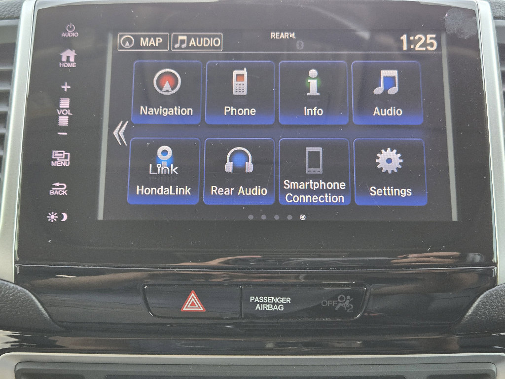 Used 2018 Honda Pilot Touring image 8