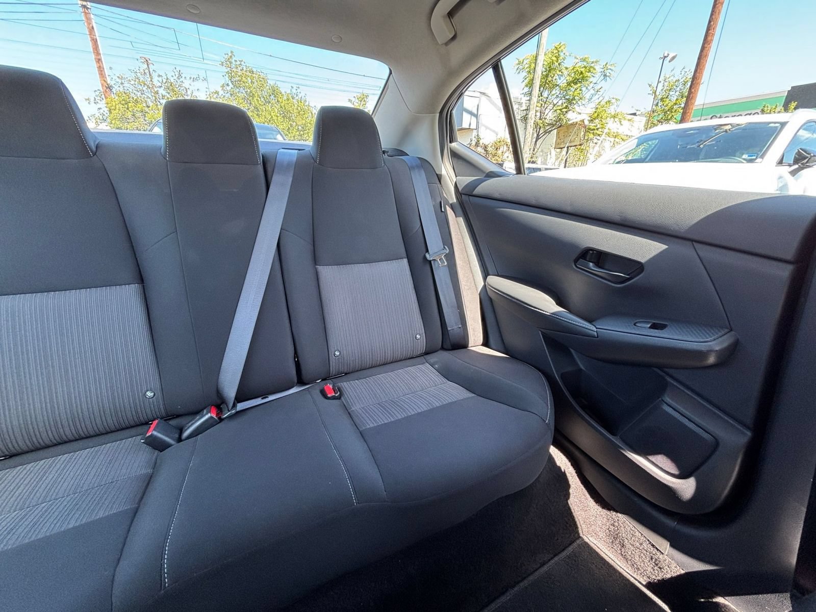 Used 2025 Nissan Sentra SV FWD image 30
