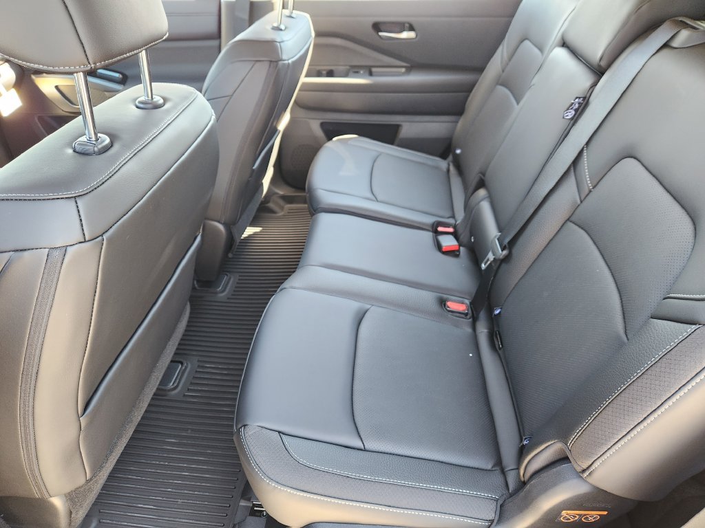 New 2026 Nissan Pathfinder SL FWD image 19