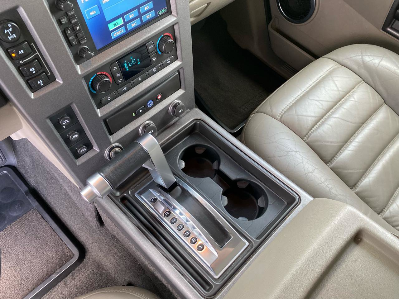 Used 2004 HUMMER H2 AWD/4WD image 40