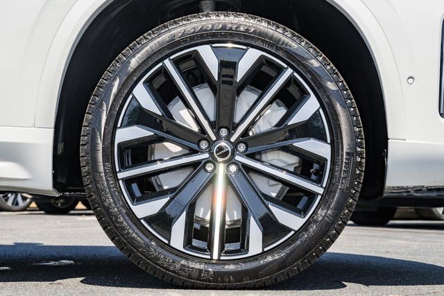 Used 2026 Volvo XC90 T8 Plus w/ Protection Package Premier image 15