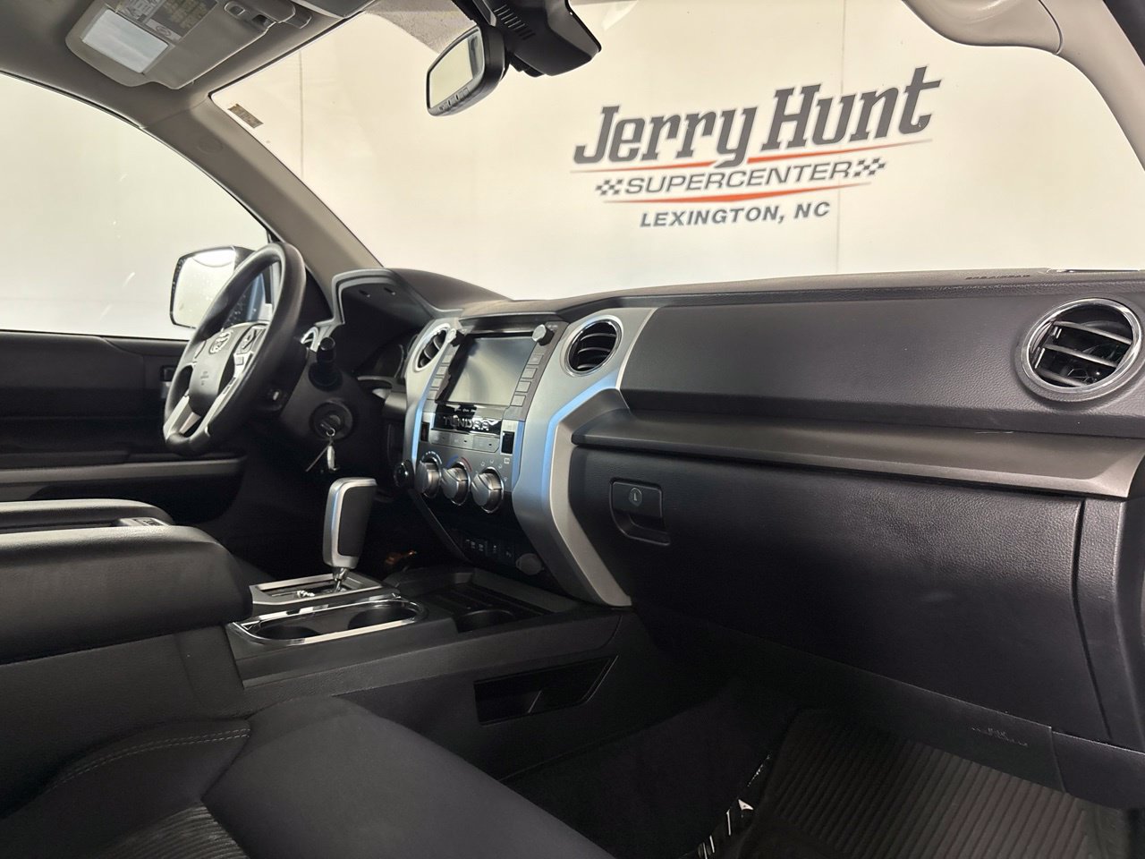 Used 2021 Toyota Tundra SR5 w/ Trail Edition AWD/4WD image 32
