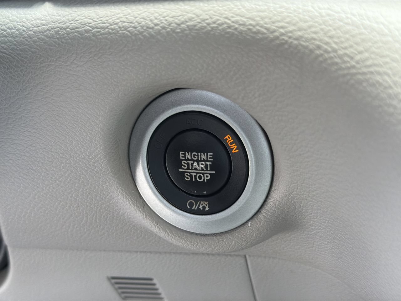 Used 2017 Chrysler Pacifica Touring Plus FWD image 29