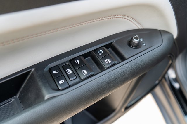 Used 2024 Jeep Compass Limited AWD/4WD image 18