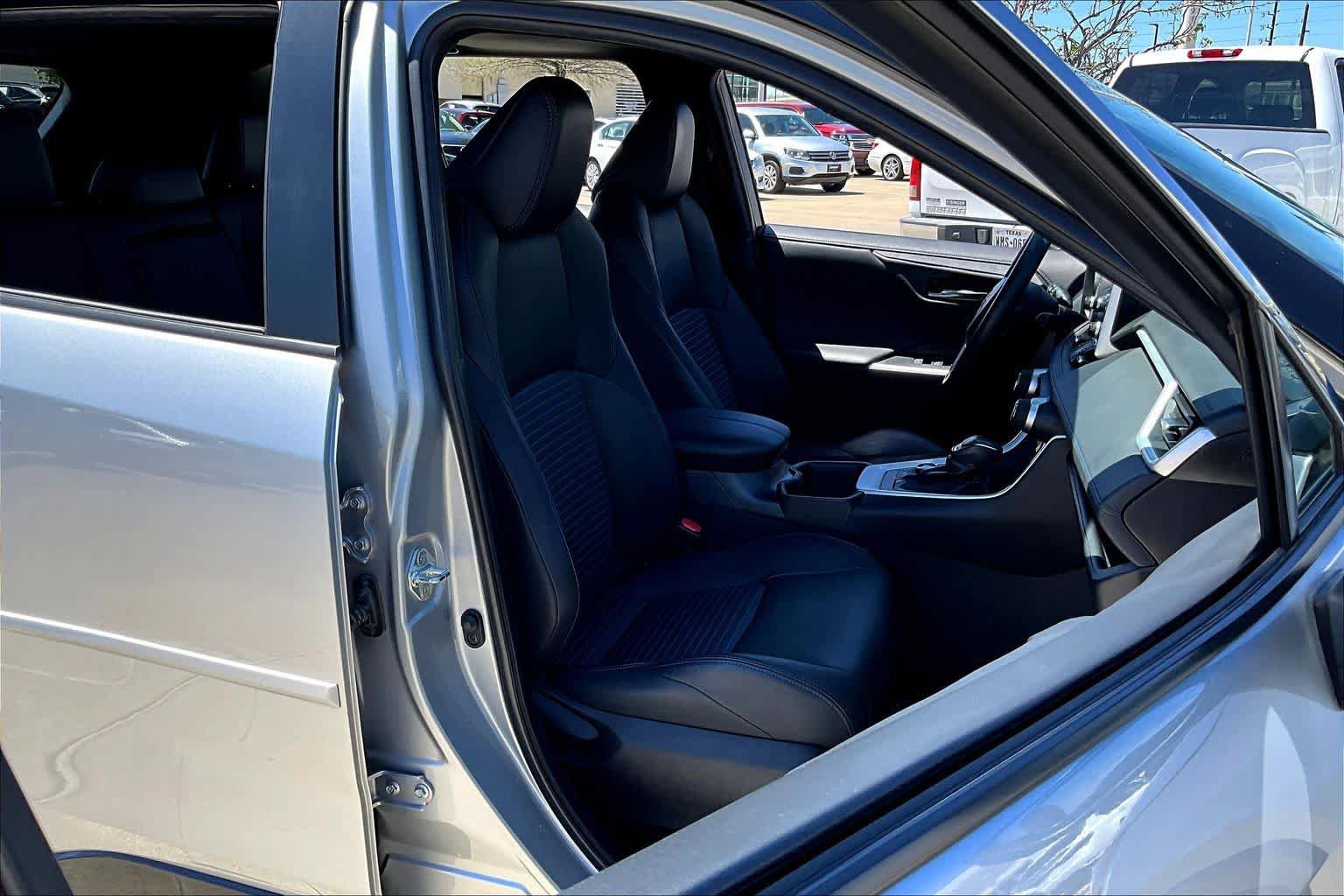 Used 2022 Toyota RAV4 XSE AWD/4WD image 8