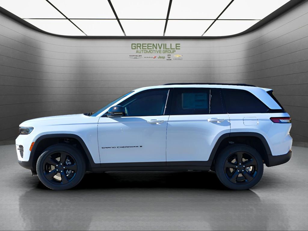 New 2025 Jeep Grand Cherokee Altitude image 2