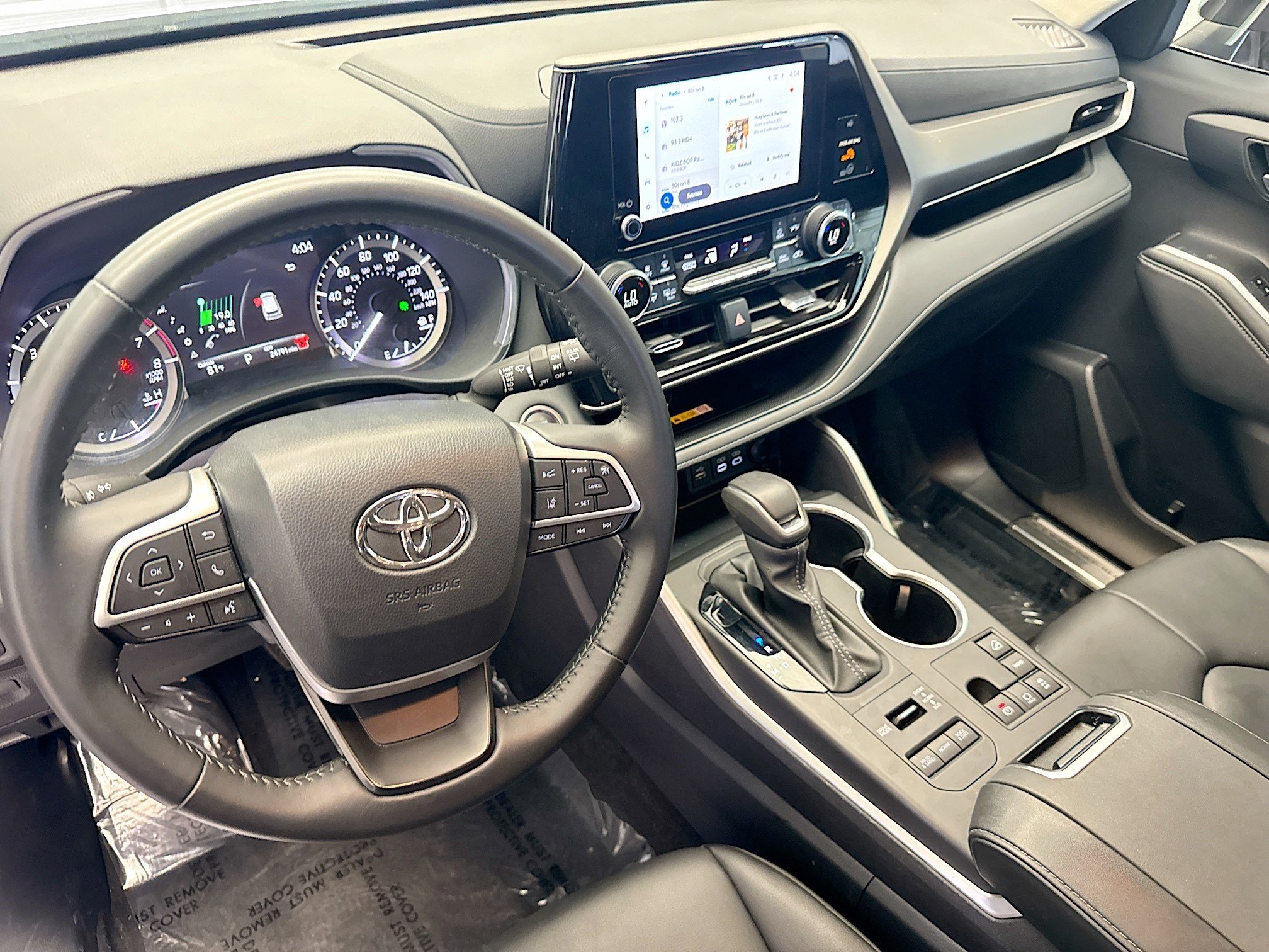 Used 2024 Toyota Highlander XLE image 7