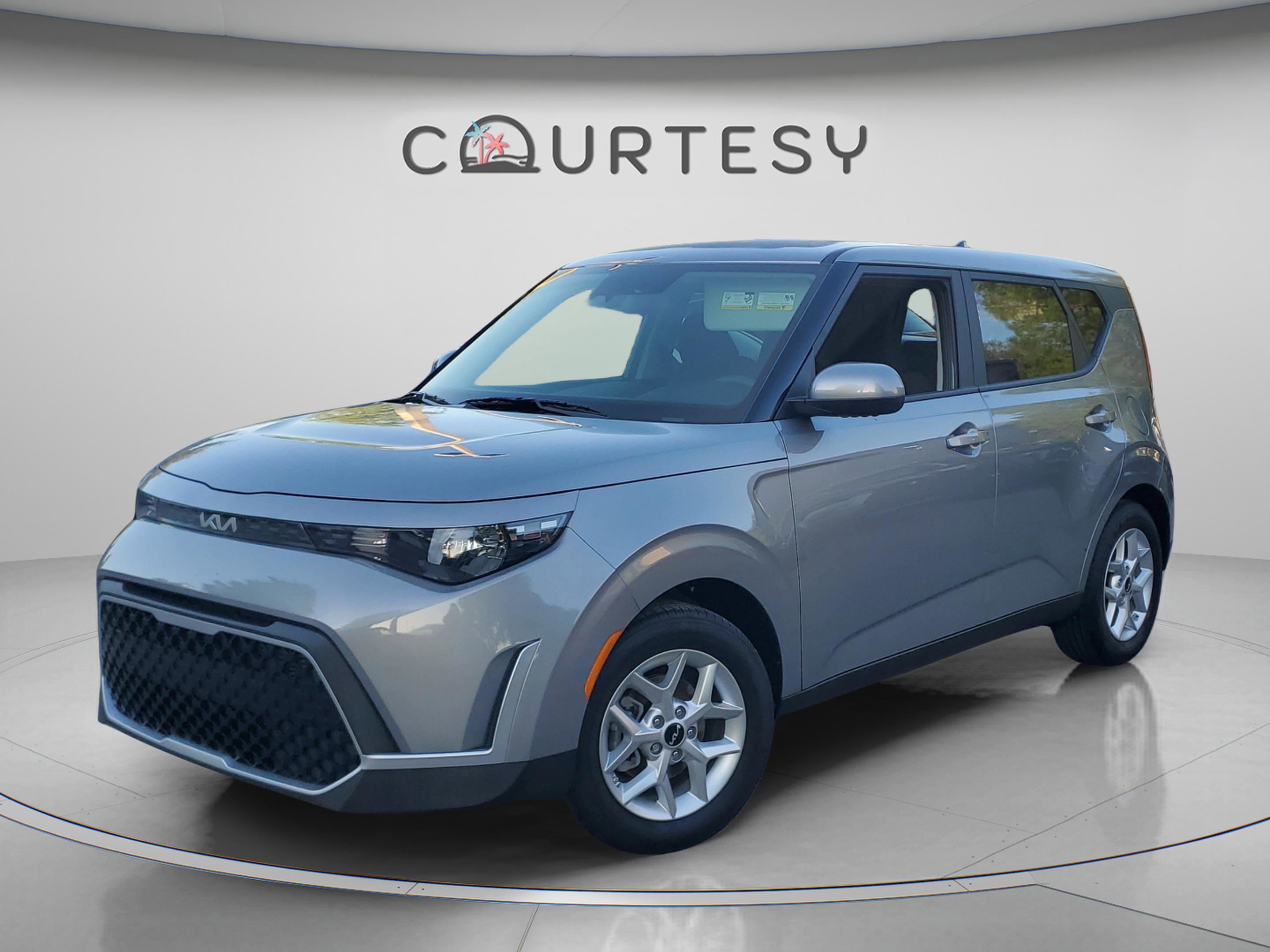 Certified 2025 Kia Soul LX w/ LX Technology Package FWD image 1