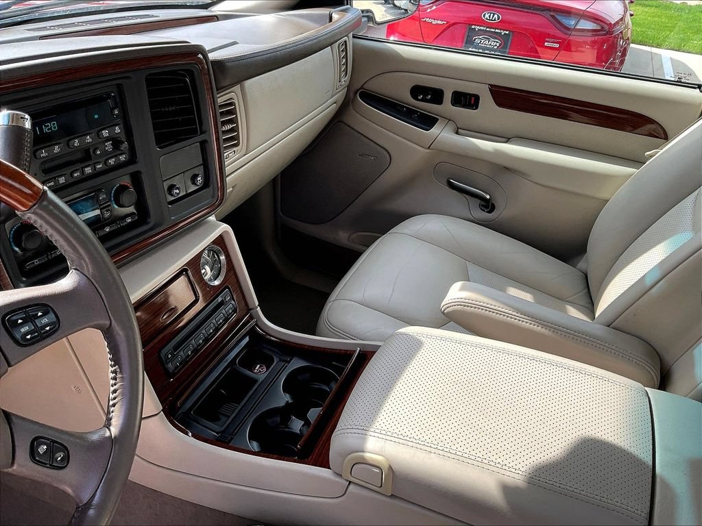 Used 2004 Cadillac Escalade EXT AWD/4WD image 19