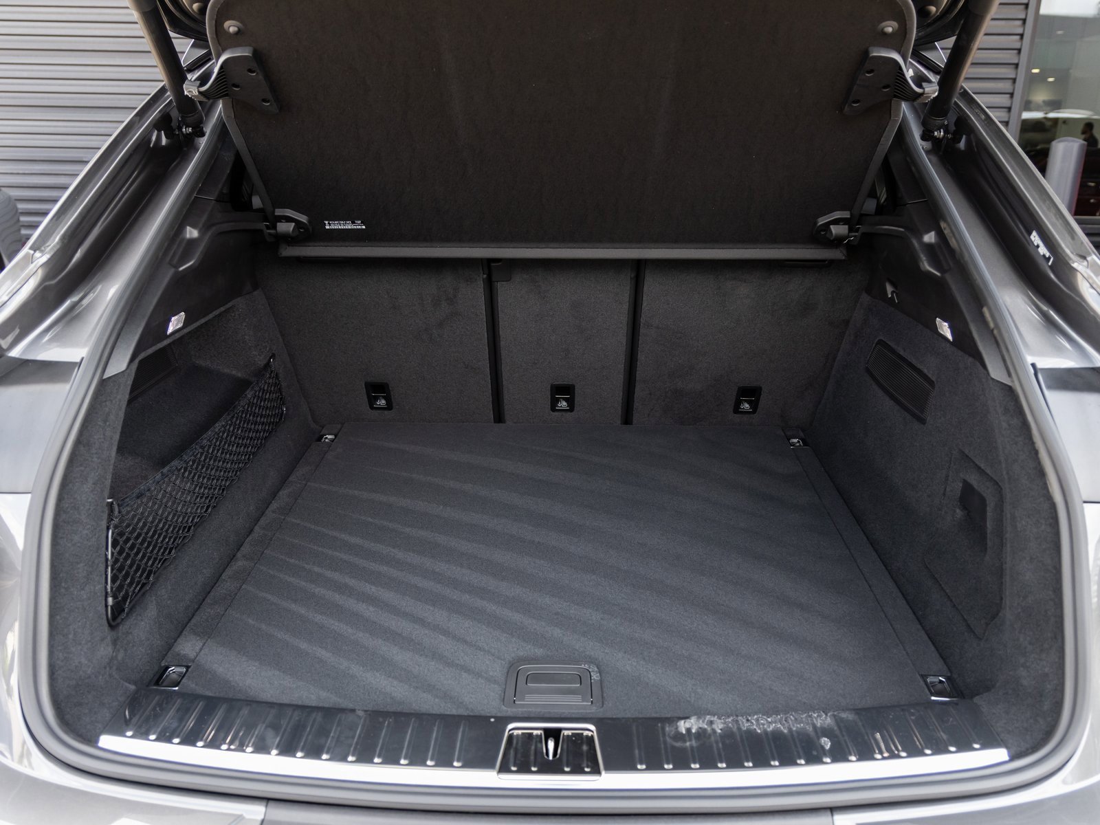 Certified 2025 Porsche Cayenne Coupe image 38