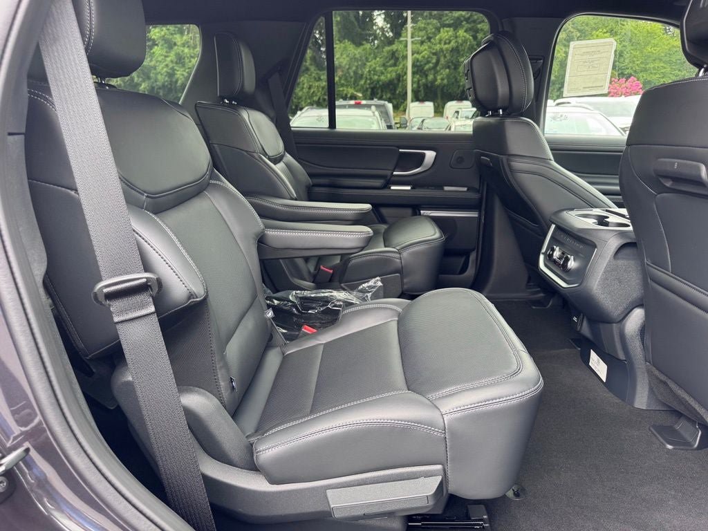 New 2027 Ford Expedition Platinum w/ Stealth Performance Package AWD/4WD image 36