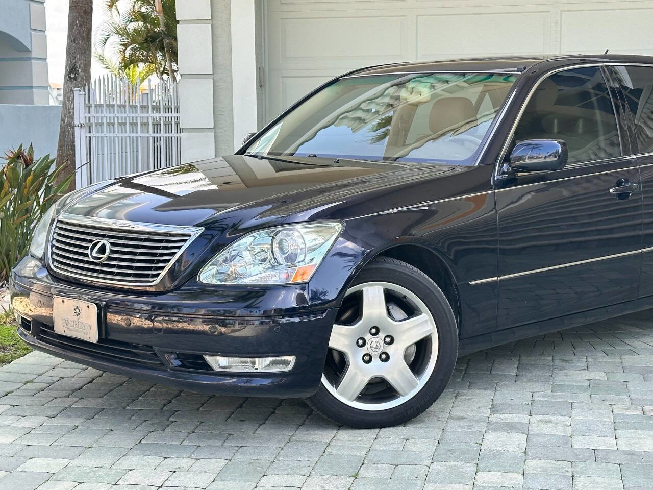 Used 2006 Lexus LS 430 image 2
