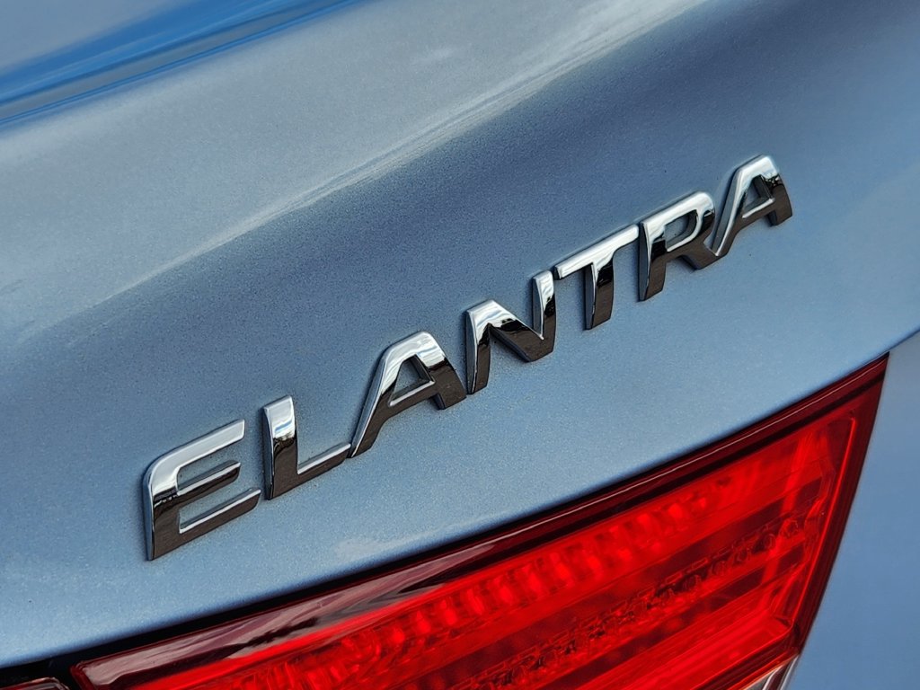 Used 2013 Hyundai Elantra GLS w/ Preferred Pkg FWD image 31