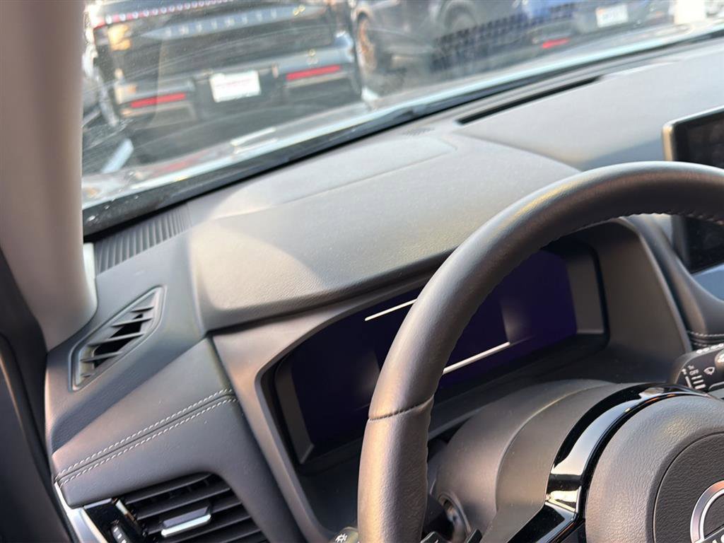 Used 2024 Nissan Rogue Platinum image 60